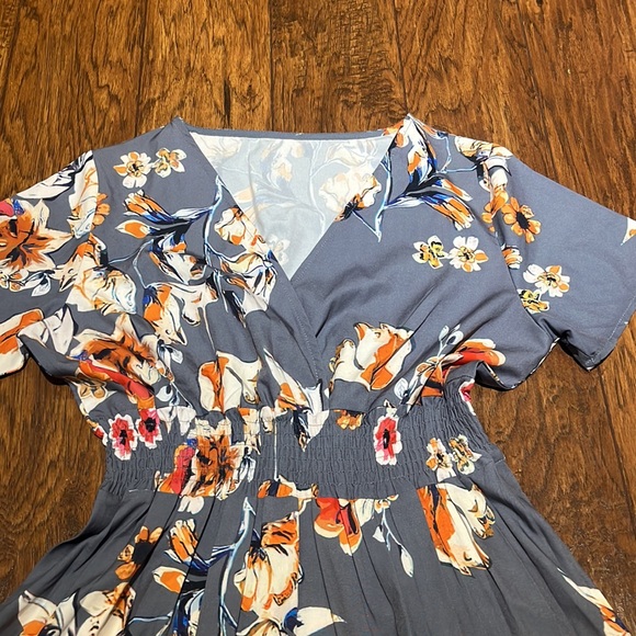 GORGEOUS NWOT floral midi dress - Picture 2 of 4